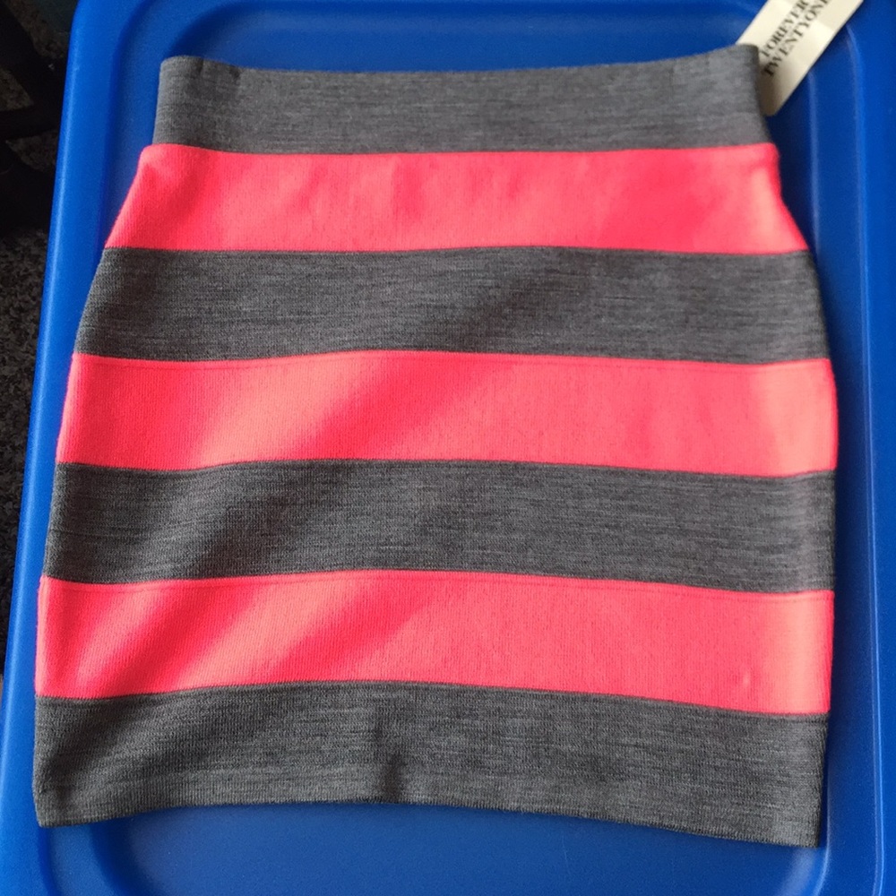 Mini skirt. Great color combo Brand new w/tags.